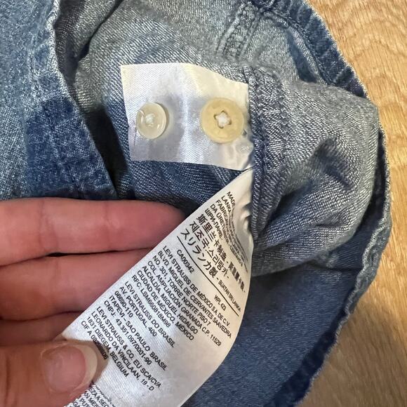 LEVI'S Men's Oversized Denim Shirt Size M - Picture 7 of 8